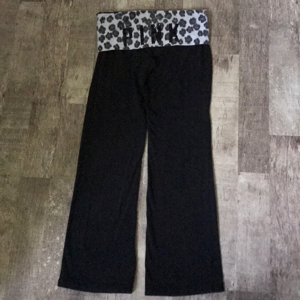 VS pink yoga pants